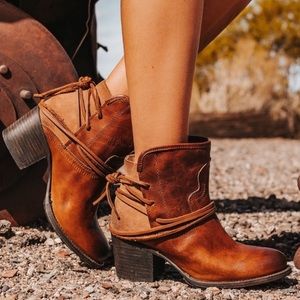 Freebird by Steven Casey Leather Ankle Boot Cognac Brown Rustic Western Size 11